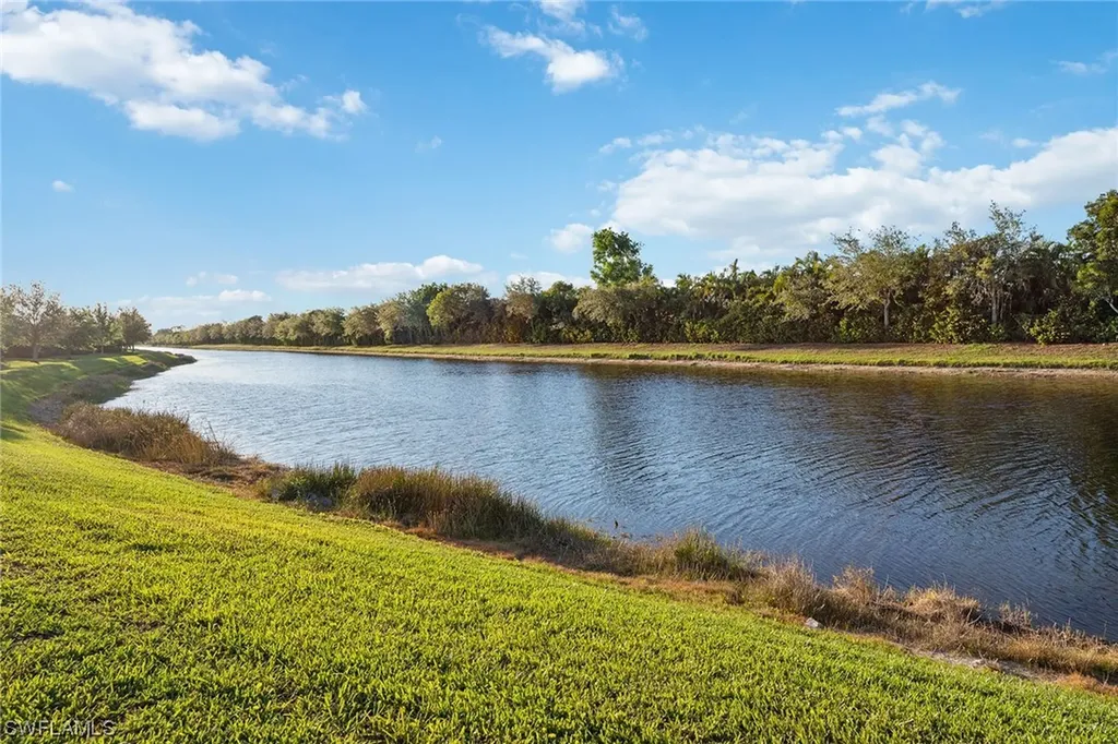 2806 Aviamar Circle Naples FL 34114