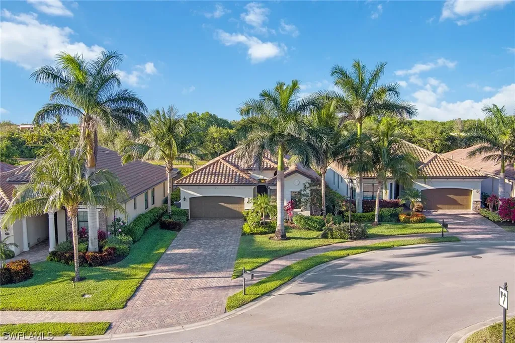 2806 Aviamar Circle Naples FL 34114