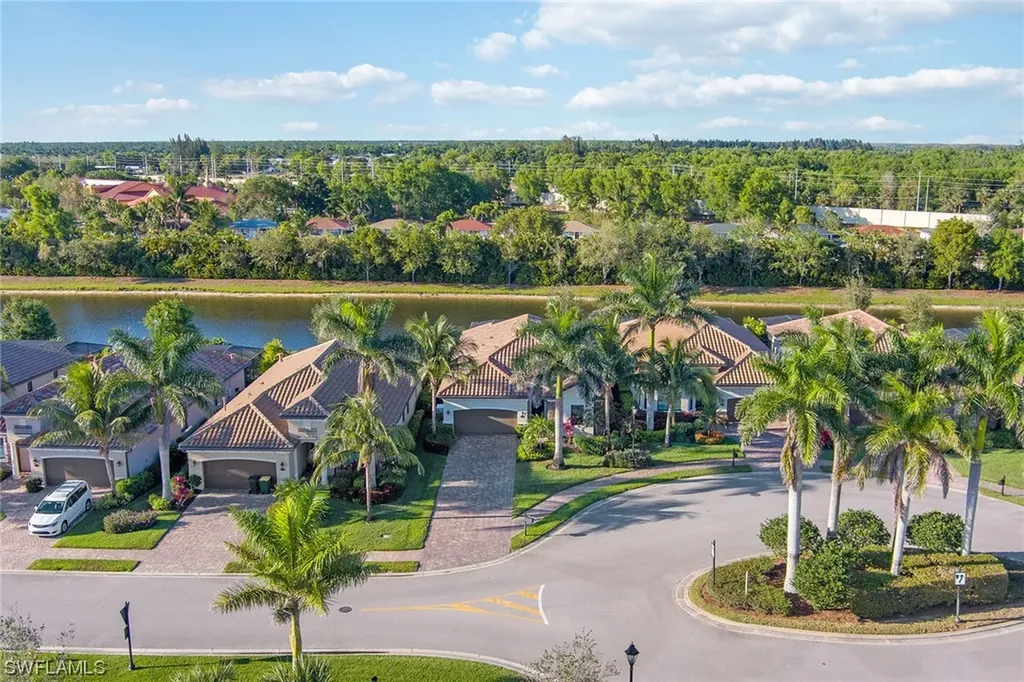 2806 Aviamar Circle Naples FL 34114