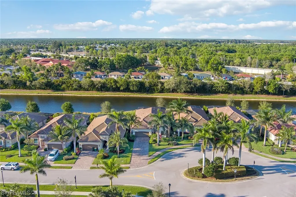 2806 Aviamar Circle Naples FL 34114