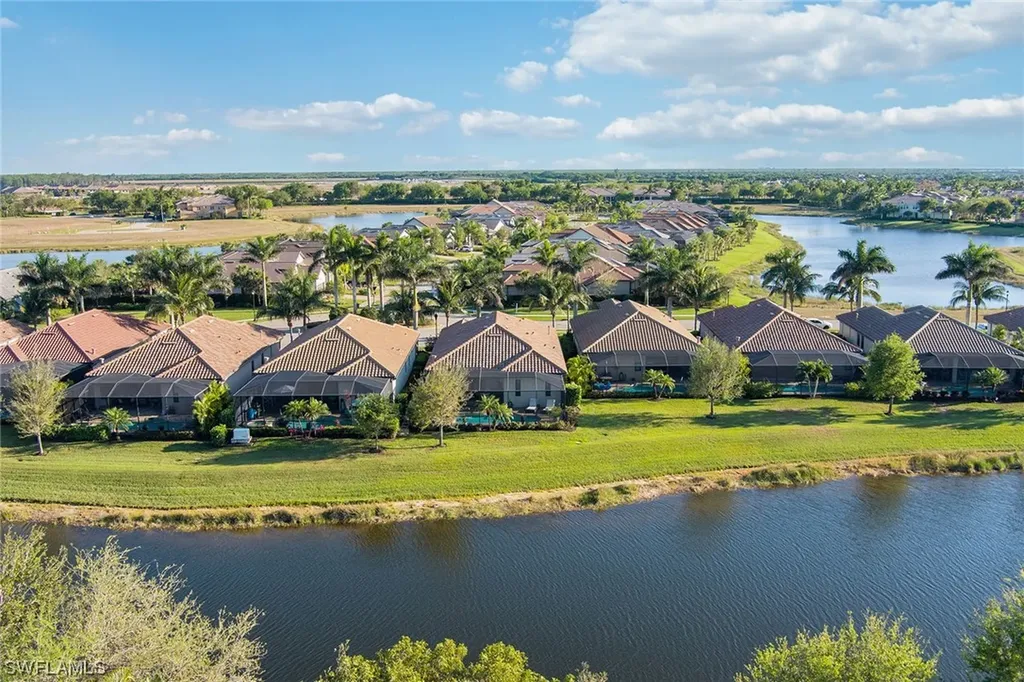 2806 Aviamar Circle Naples FL 34114