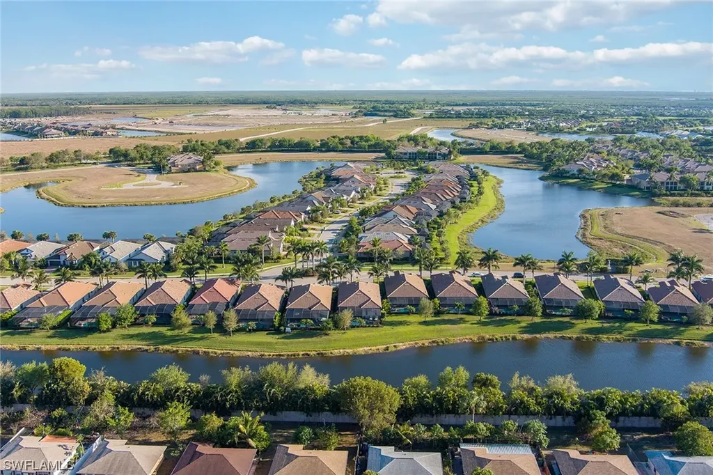 2806 Aviamar Circle Naples FL 34114
