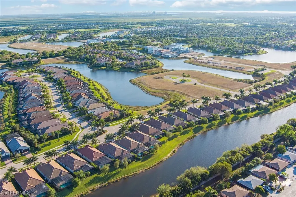 2806 Aviamar Circle Naples FL 34114