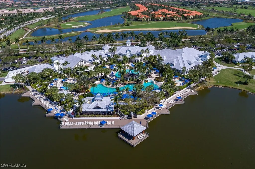 2806 Aviamar Circle Naples FL 34114