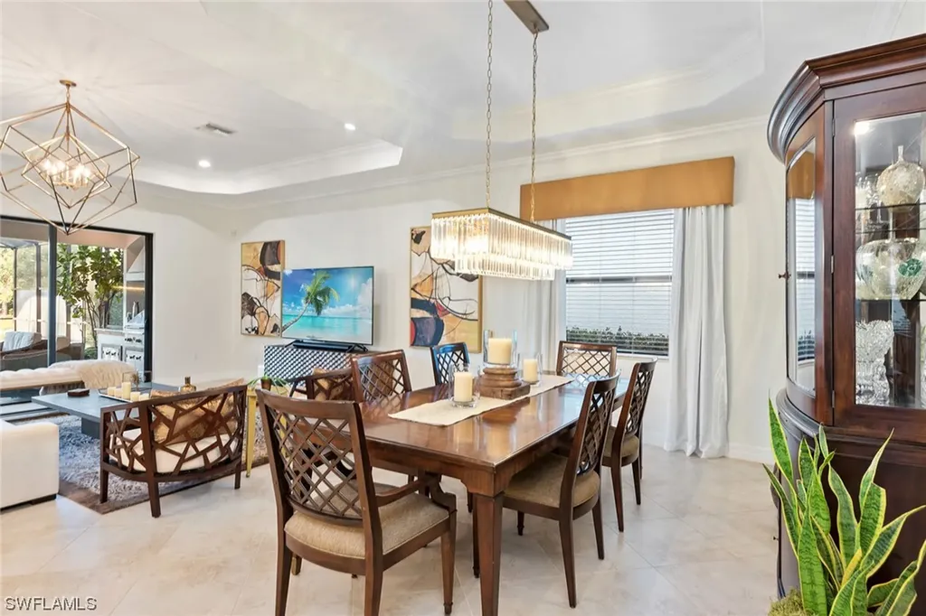 2806 Aviamar Circle Naples FL 34114