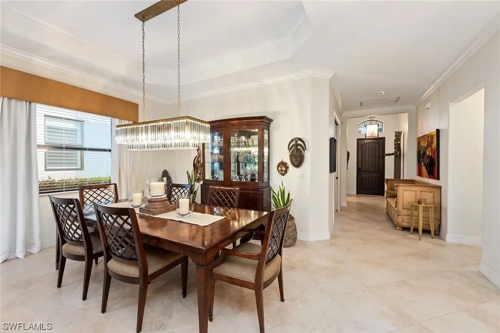 2806 Aviamar Circle Naples FL 34114