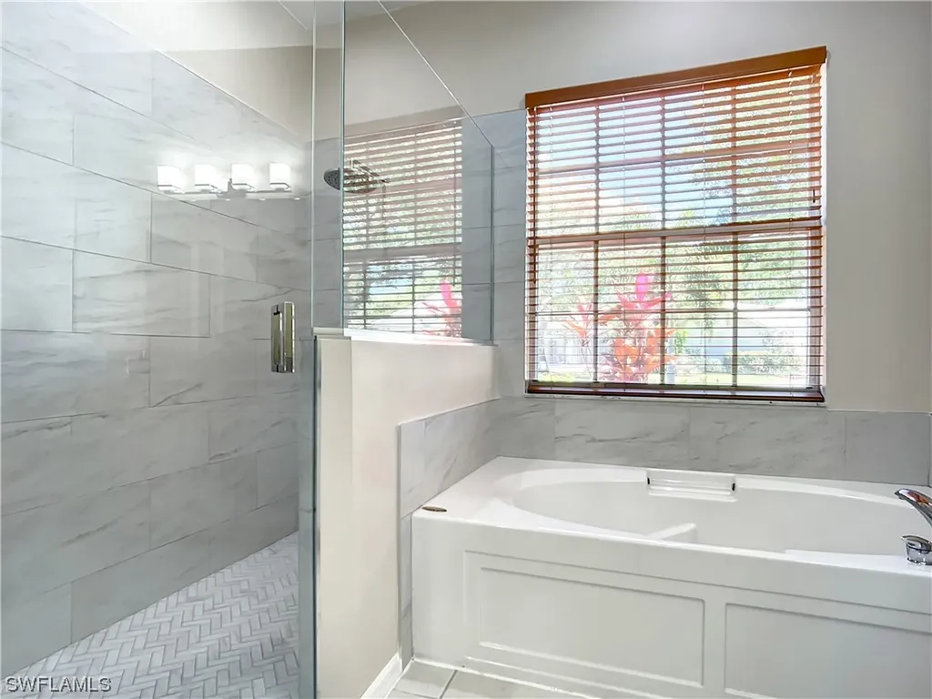 8532 Laurel Lakes Boulevard Naples FL 34119