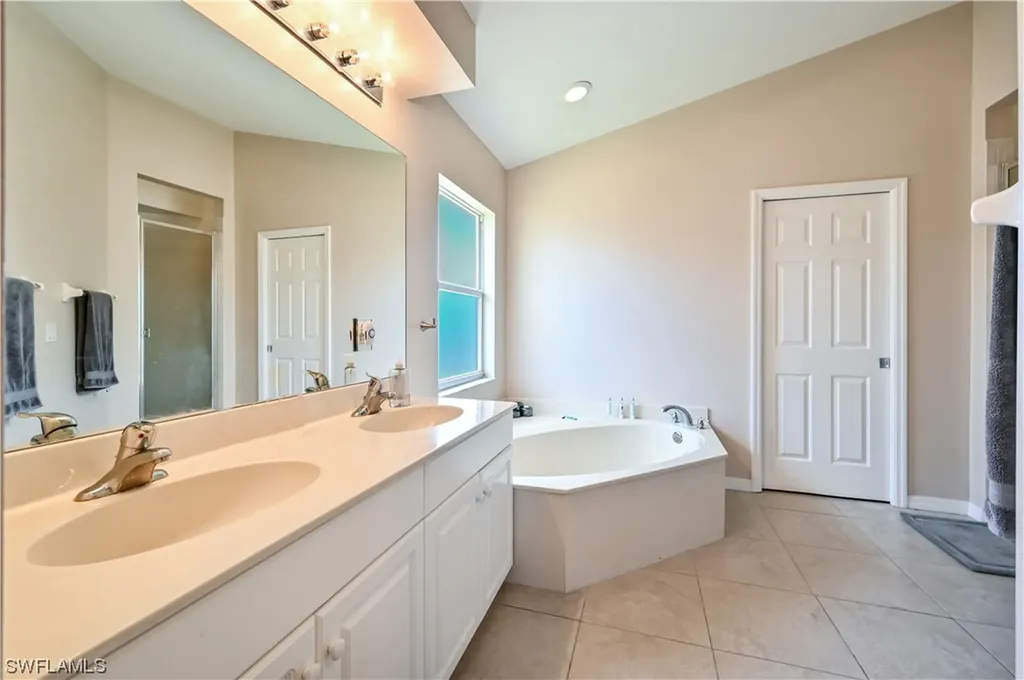 140 20th Street SE Naples FL 34117