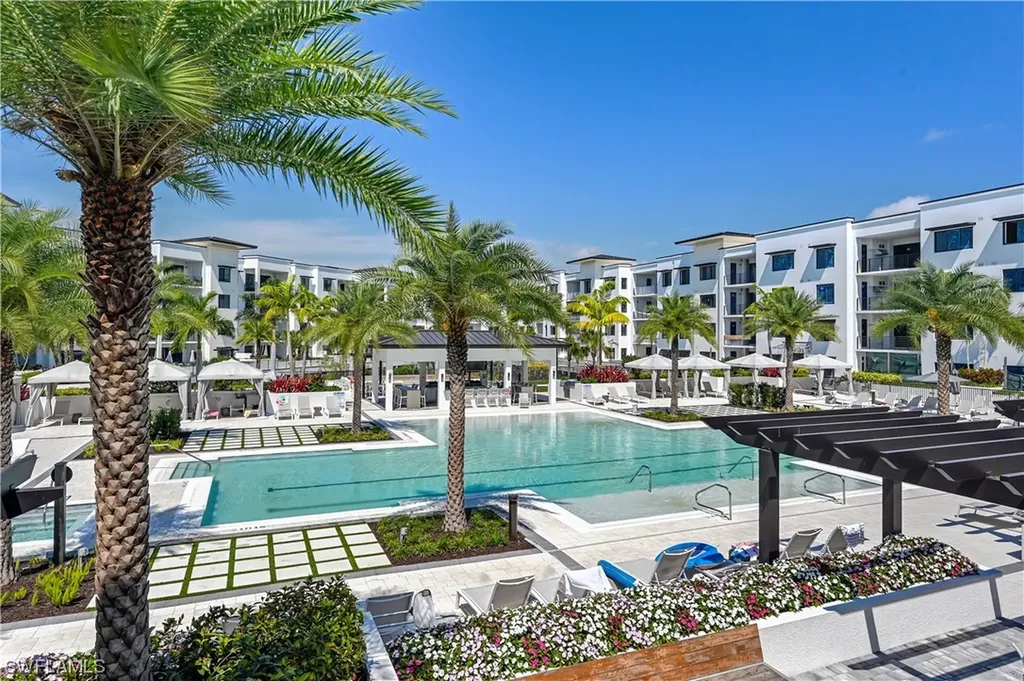 1111 Central Avenue Naples FL 34102