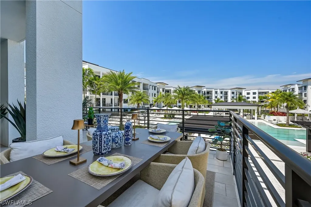 1111 Central Avenue Naples FL 34102
