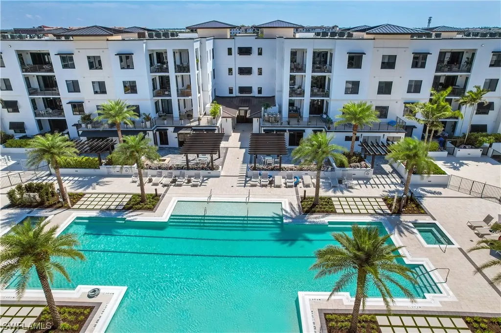 1111 Central Avenue Naples FL 34102