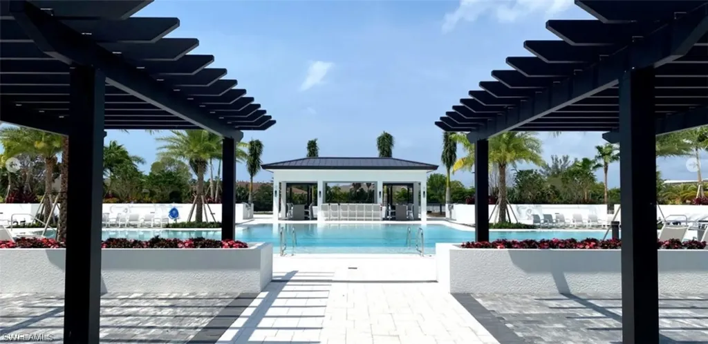 1111 Central Avenue Naples FL 34102