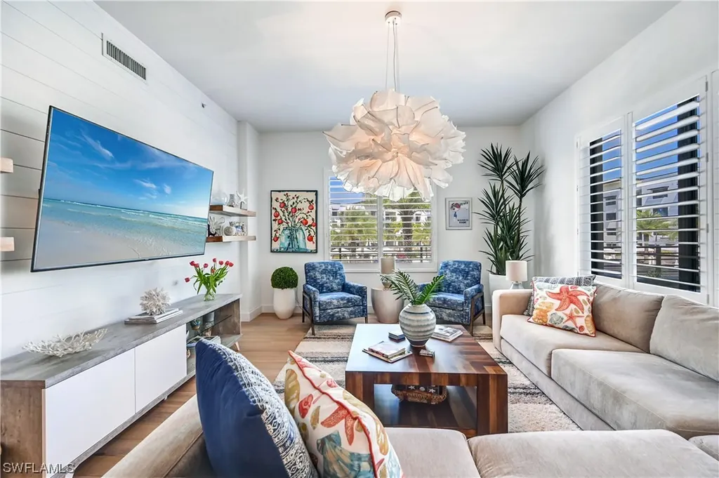 1111 Central Avenue Naples FL 34102