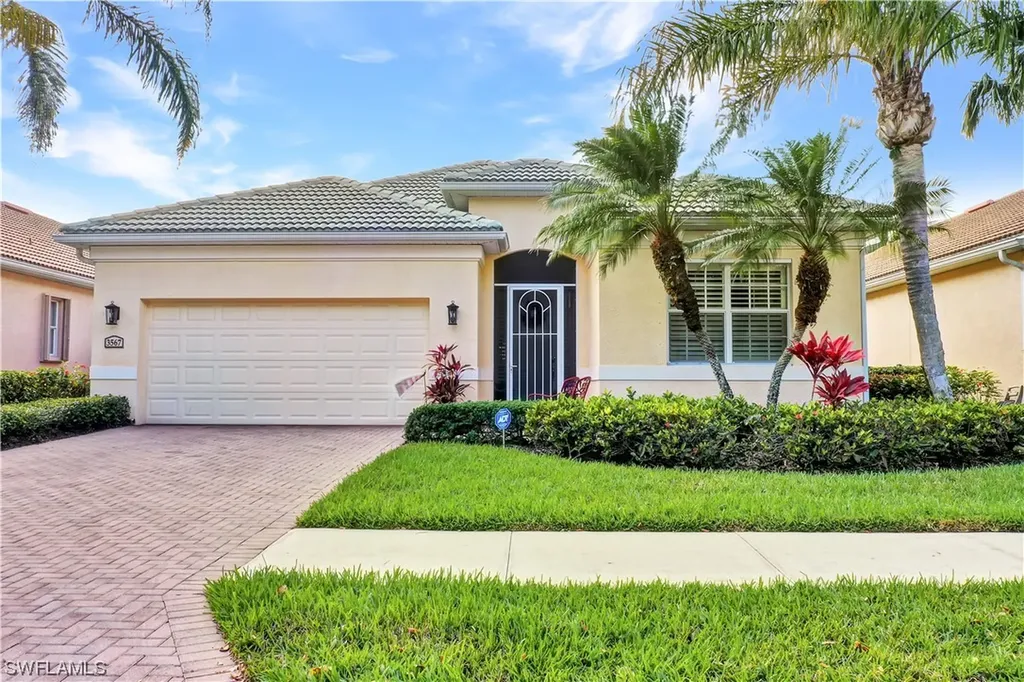 3567 Grand Cypress Drive Naples FL 34119