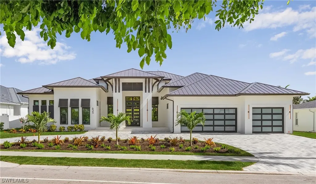 635 Harbour Drive Naples FL 34103