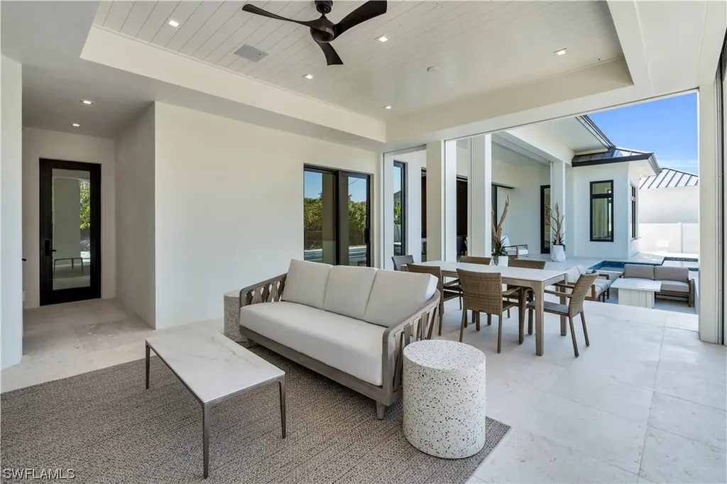 635 Harbour Drive Naples FL 34103