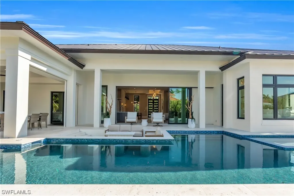 635 Harbour Drive Naples FL 34103
