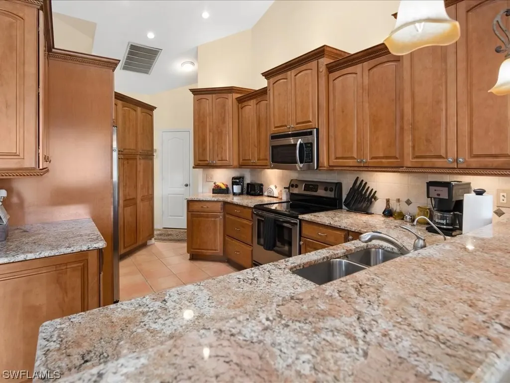 687 Henley Drive Naples FL 34104