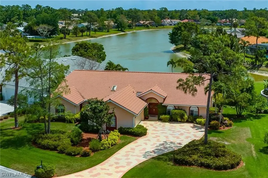 687 Henley Drive Naples FL 34104