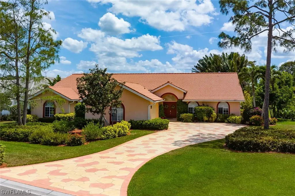 687 Henley Drive Naples FL 34104