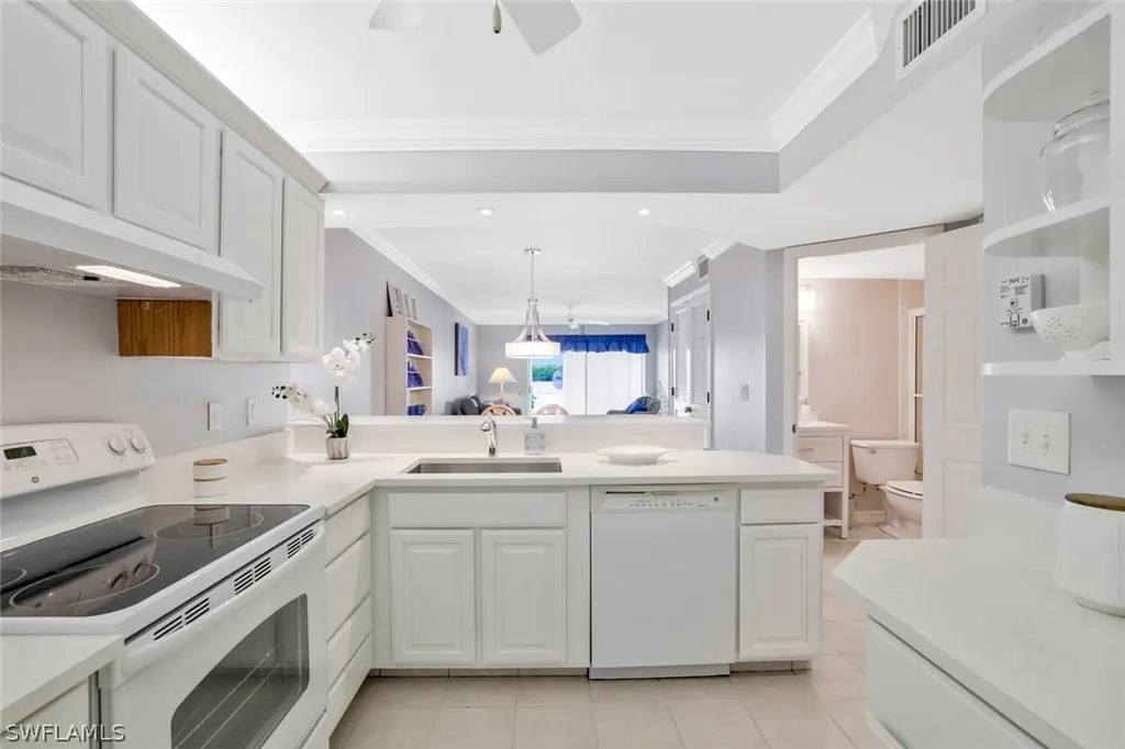 1045 Mainsail Drive Naples FL 34114