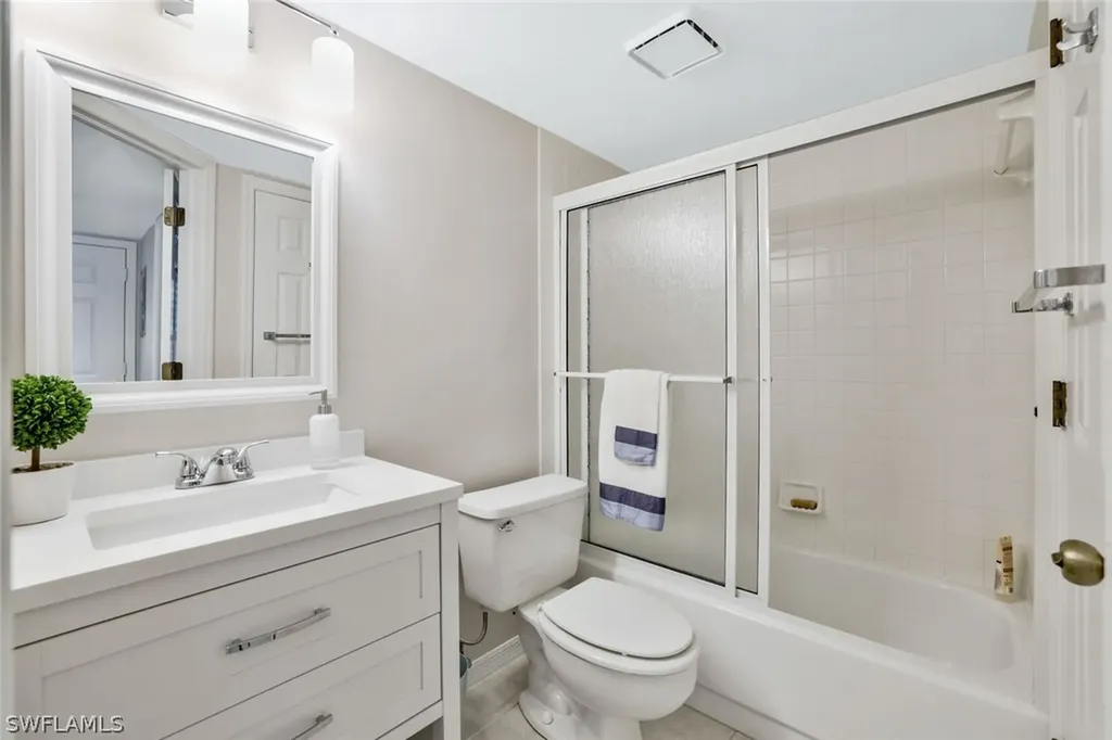 1045 Mainsail Drive Naples FL 34114