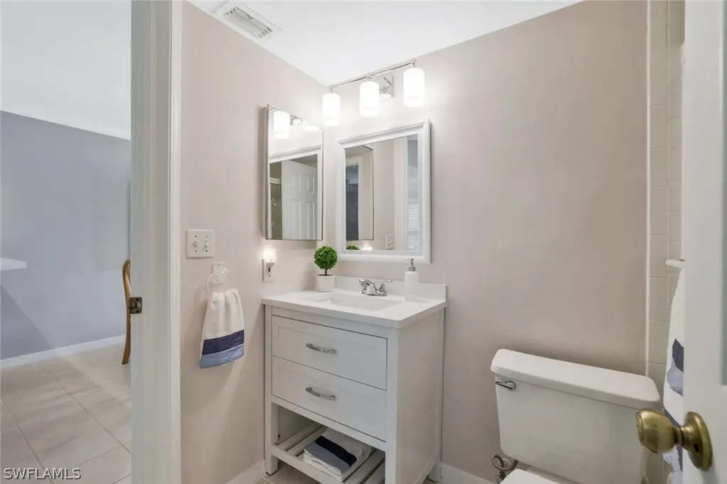 1045 Mainsail Drive Naples FL 34114