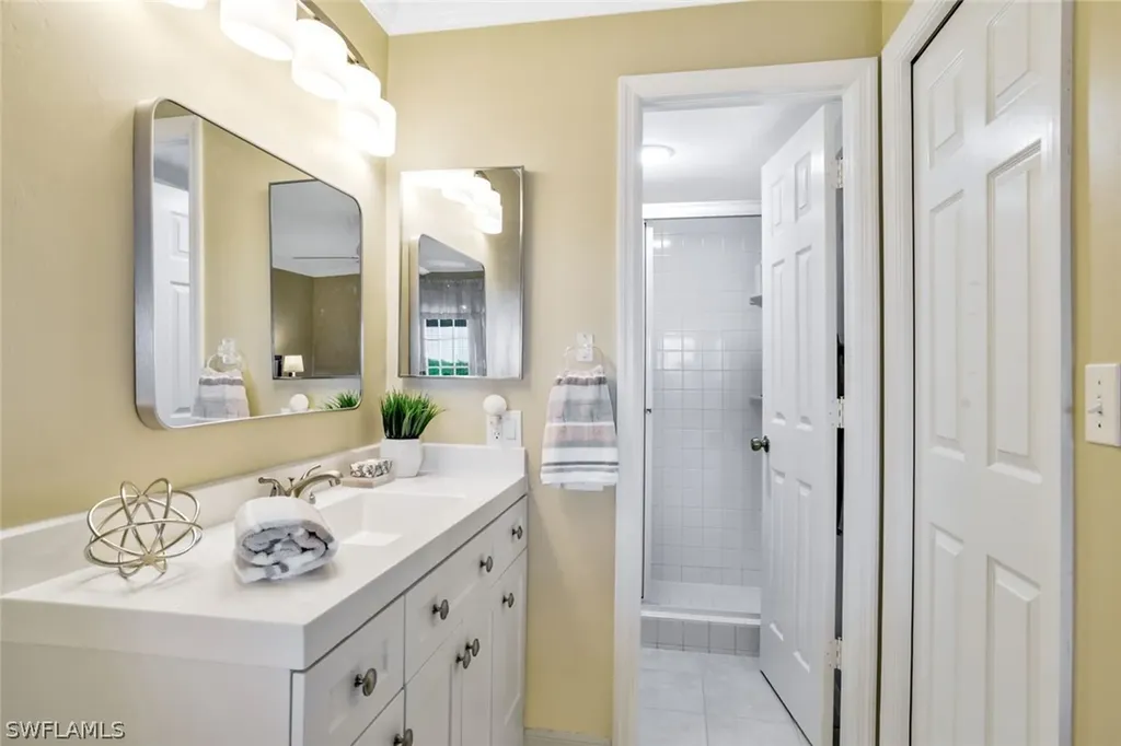 1045 Mainsail Drive Naples FL 34114