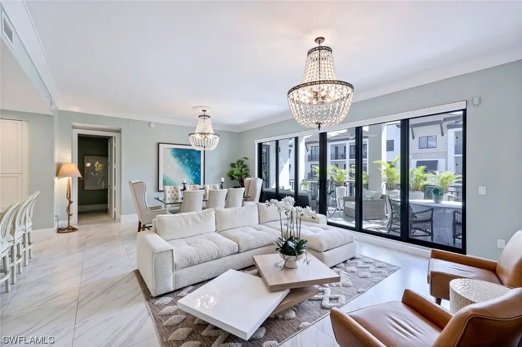 Naples FL, 1035 3rd Avenue S, Unit 417