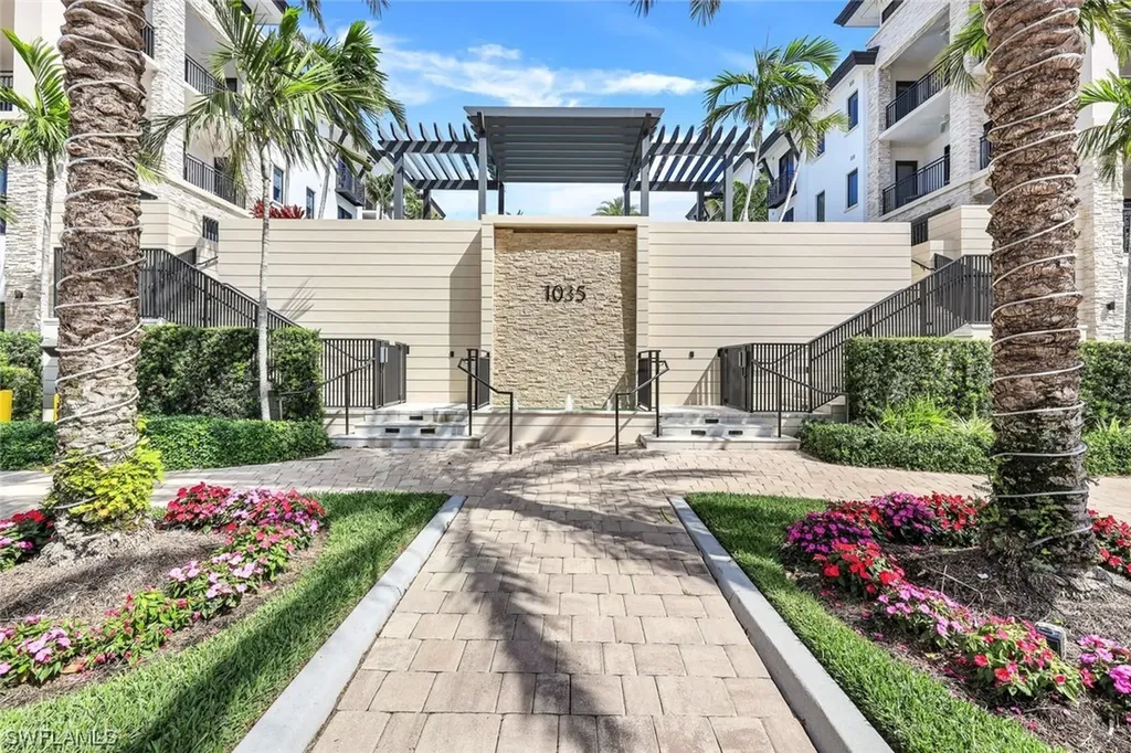 1035 3rd Avenue S Naples FL 34102