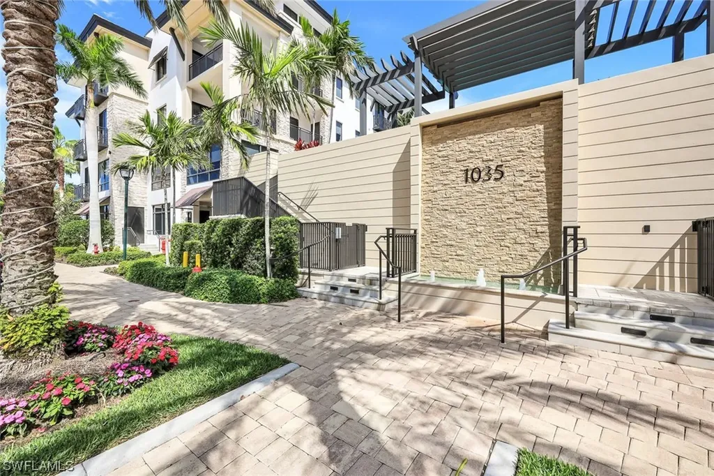 1035 3rd Avenue S Naples FL 34102