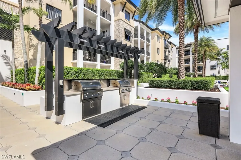 1035 3rd Avenue S Naples FL 34102