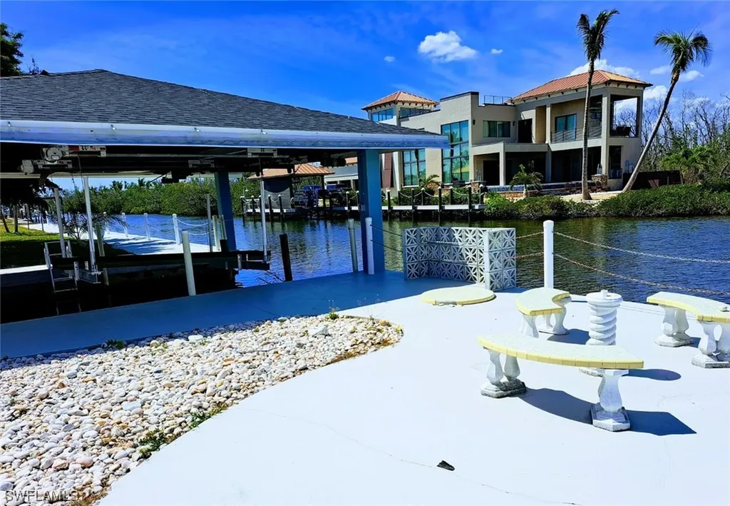 2832 Eighth Avenue St. James City FL 33956