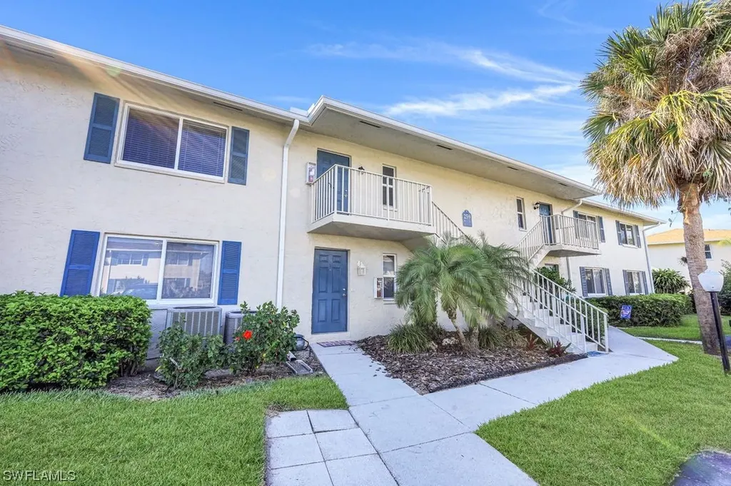 Naples FL, 259 Winners Circle, Unit 2713