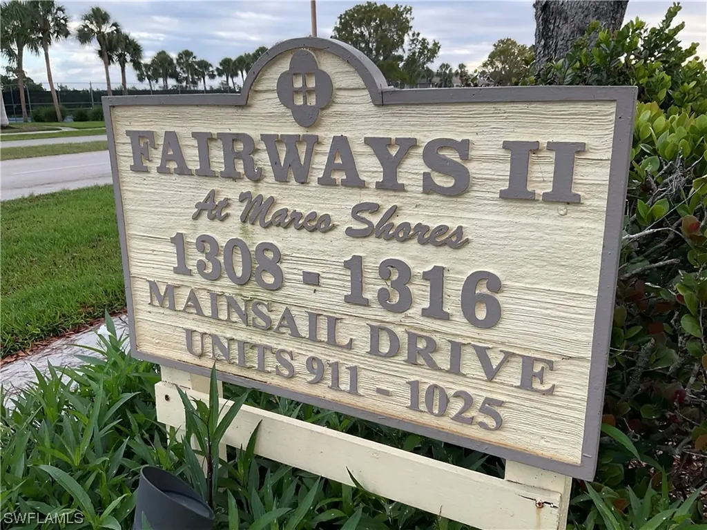 1308 Mainsail Drive Naples FL 34114