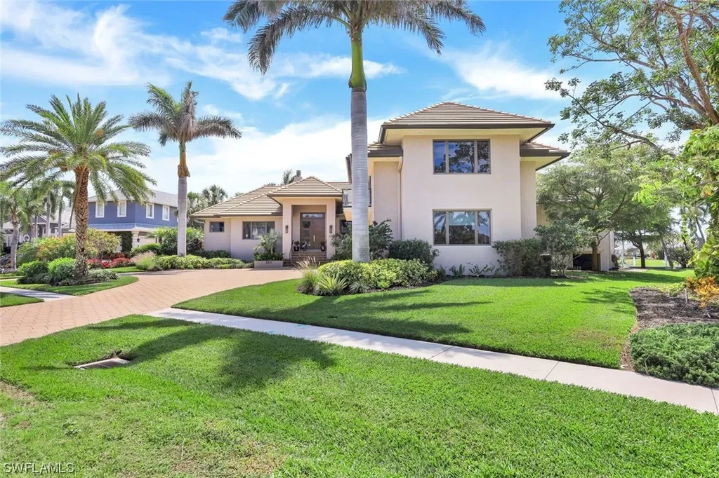 520 Sand Hill Court Marco Island FL 34145