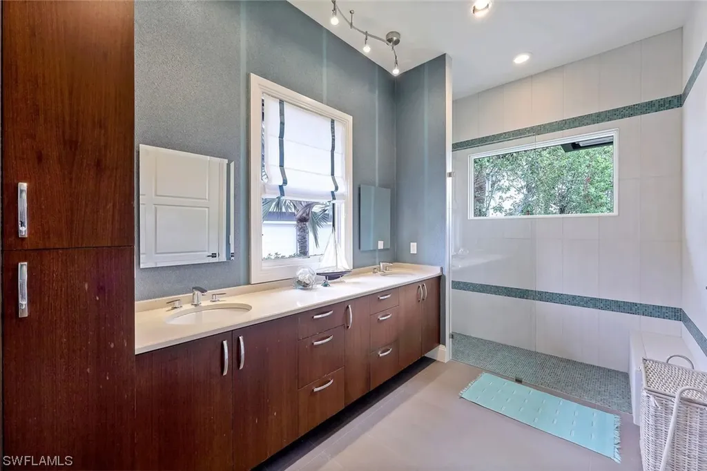 520 Sand Hill Court Marco Island FL 34145