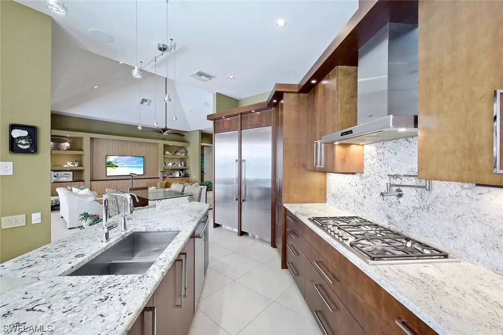 520 Sand Hill Court Marco Island FL 34145