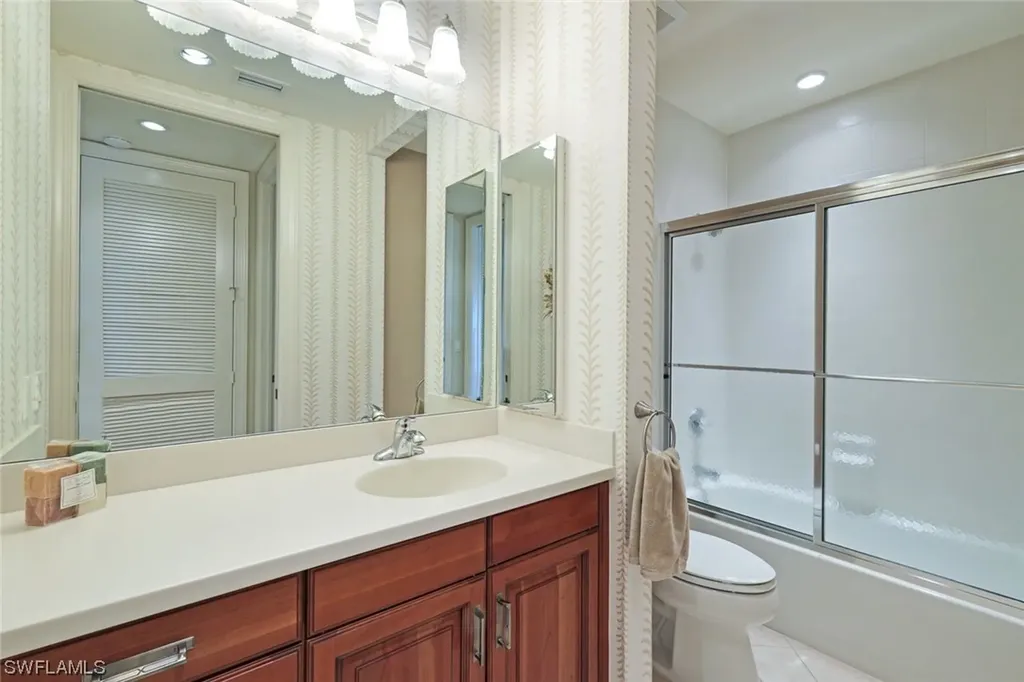 570 El Camino Real Naples FL 34119
