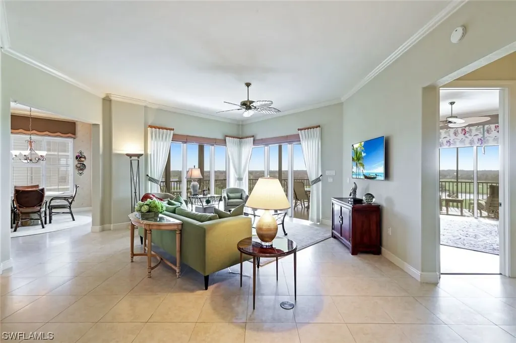 570 El Camino Real Naples FL 34119