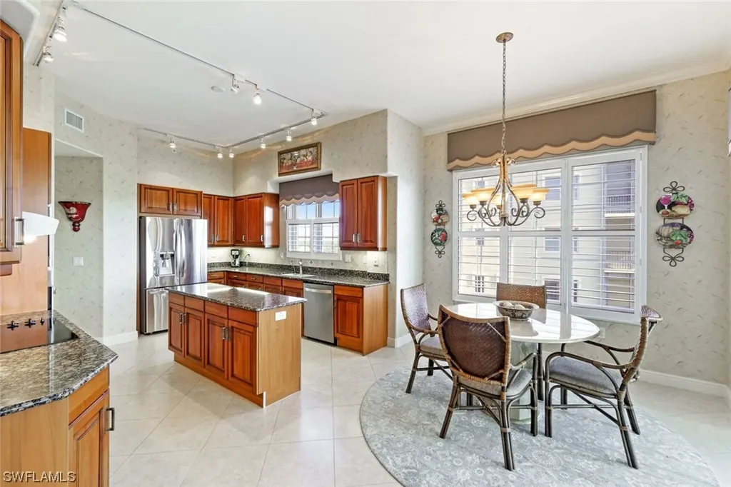570 El Camino Real Naples FL 34119