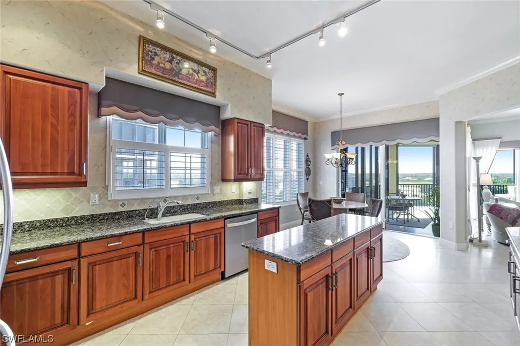 570 El Camino Real Naples FL 34119
