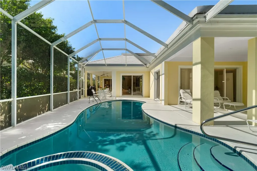 736 Ashburton Drive Naples FL 34110
