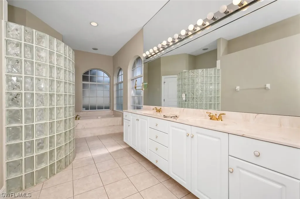 5890 Rolling Oaks Court Naples FL 34110