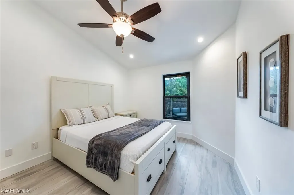 4014 Crayton Road Naples FL 34103