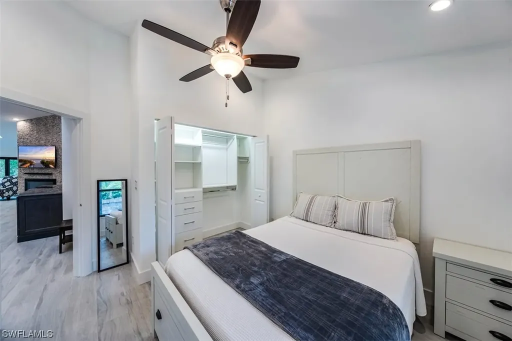 4014 Crayton Road Naples FL 34103