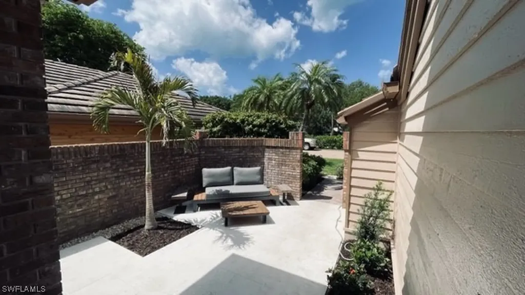 4014 Crayton Road Naples FL 34103