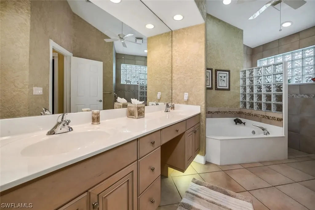 25043 Pinewater Cove Lane Bonita Springs FL 34134