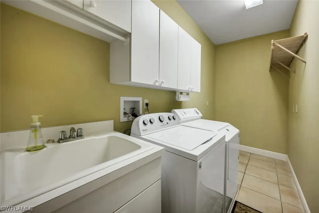 25043 Pinewater Cove Lane Bonita Springs FL 34134