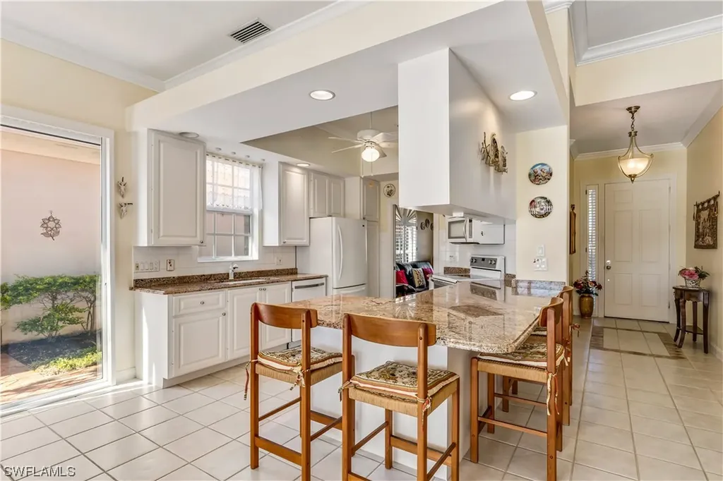 3936 Isla Ciudad Court Naples FL 34109